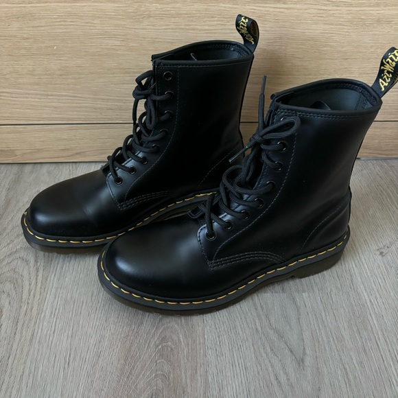 Dr Martens 1460 SMOOTH LEATHER BOOT - Picture 2 of 6